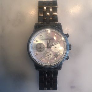 Michael KORS “Mother Of Pearl Chronograph” Watch